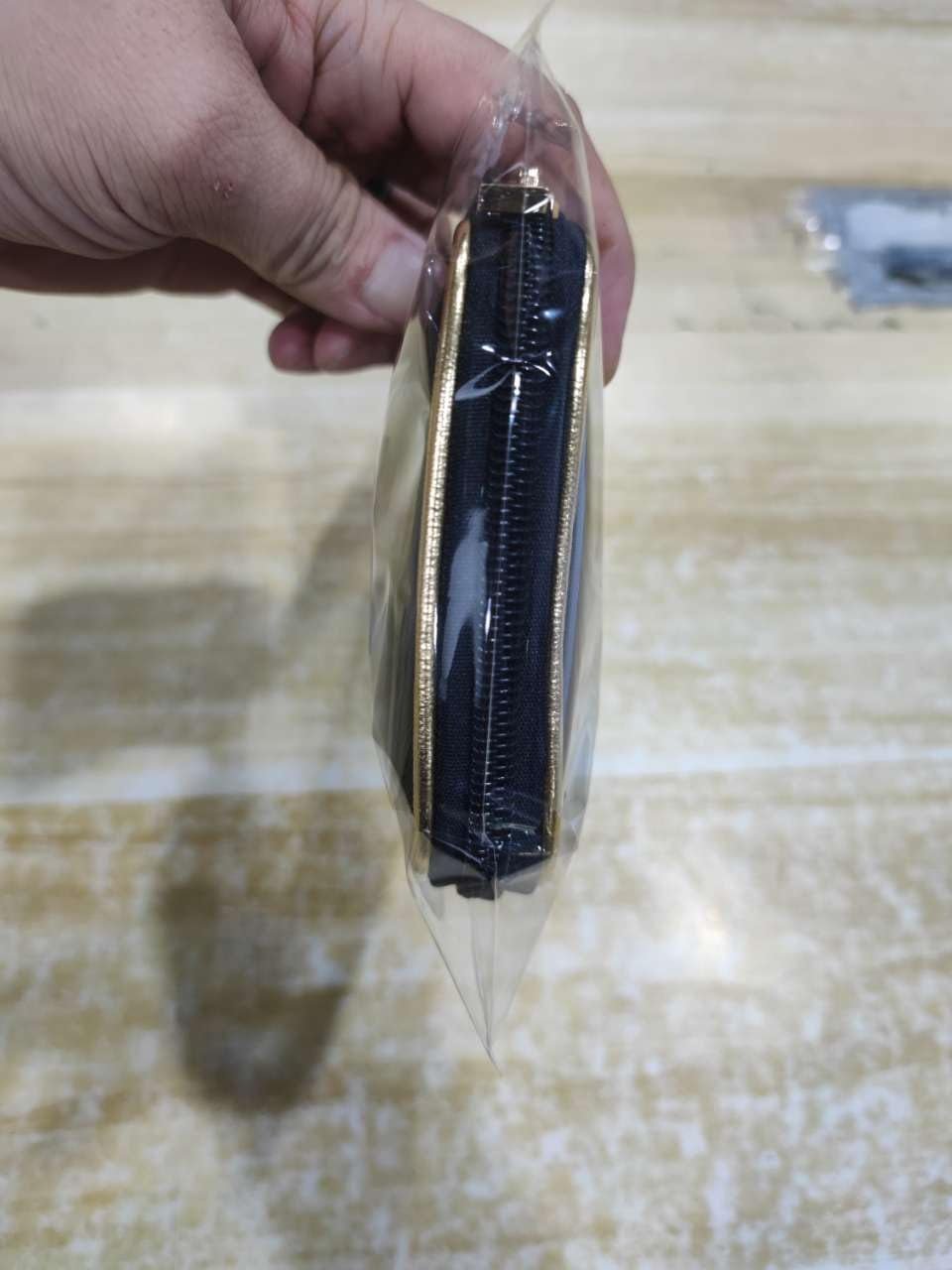 18-Piece Professional Makeup Brush Set with Case - Black Gold - Raggs 2 Riches