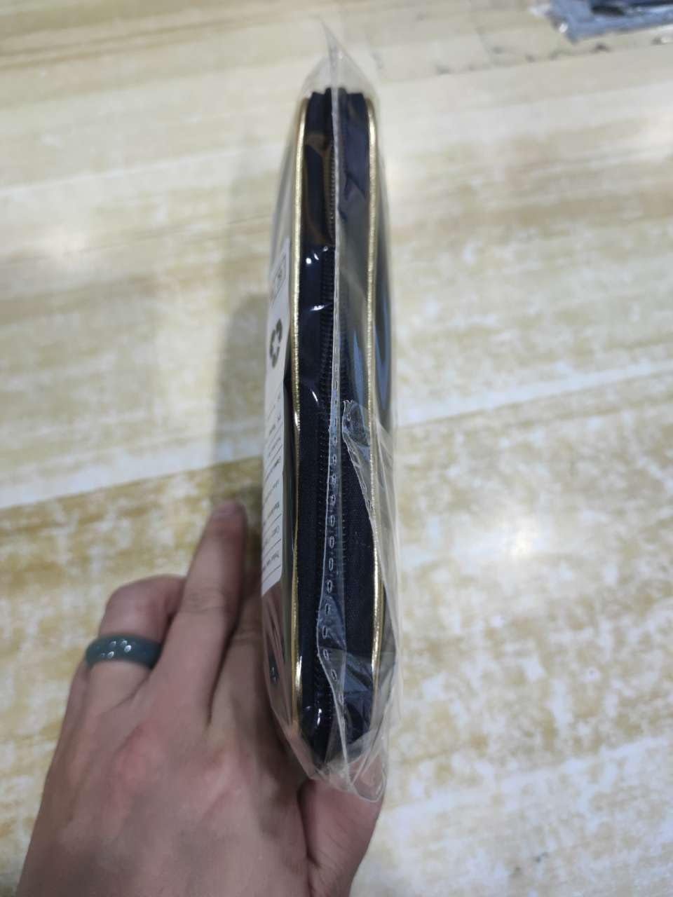 18-Piece Professional Makeup Brush Set with Case - Black Gold - Raggs 2 Riches