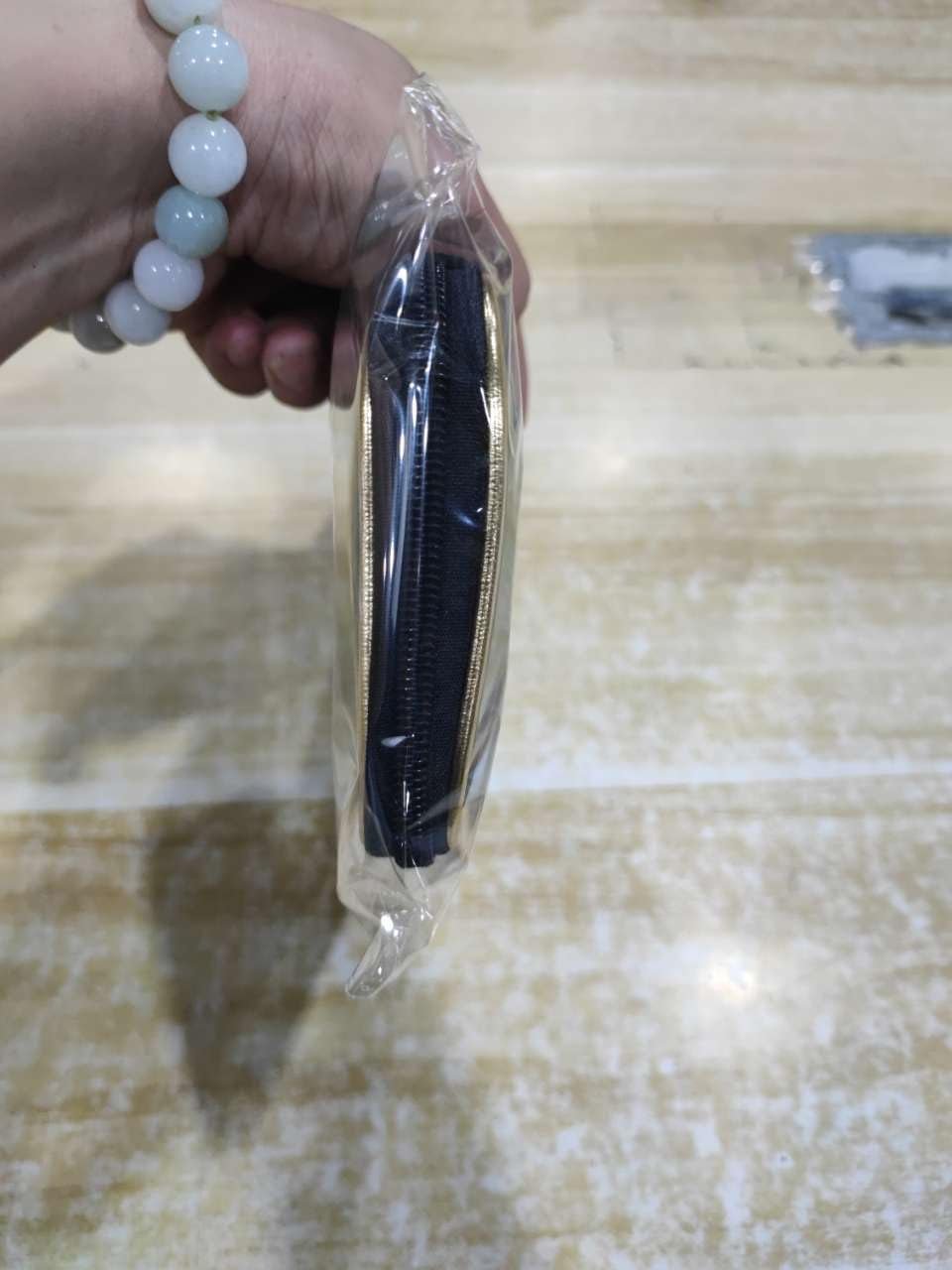 18-Piece Professional Makeup Brush Set with Case - Black Gold - Raggs 2 Riches